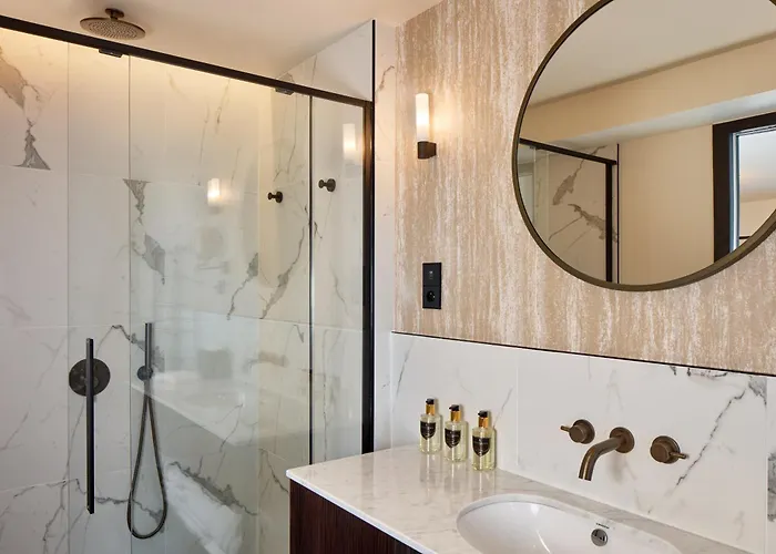 Maison Cassandre 4* Paris