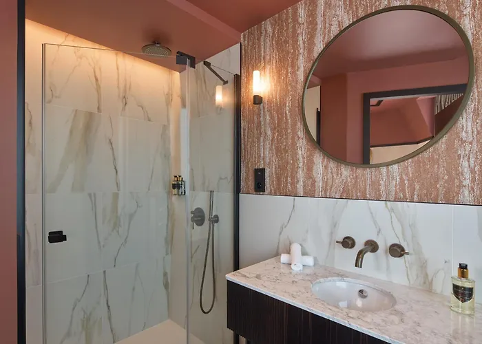 Maison Cassandre מלון 4*